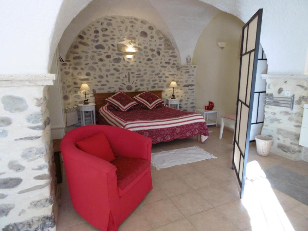 Espace commun et cuisine - location vacances Vaumeilh 04200