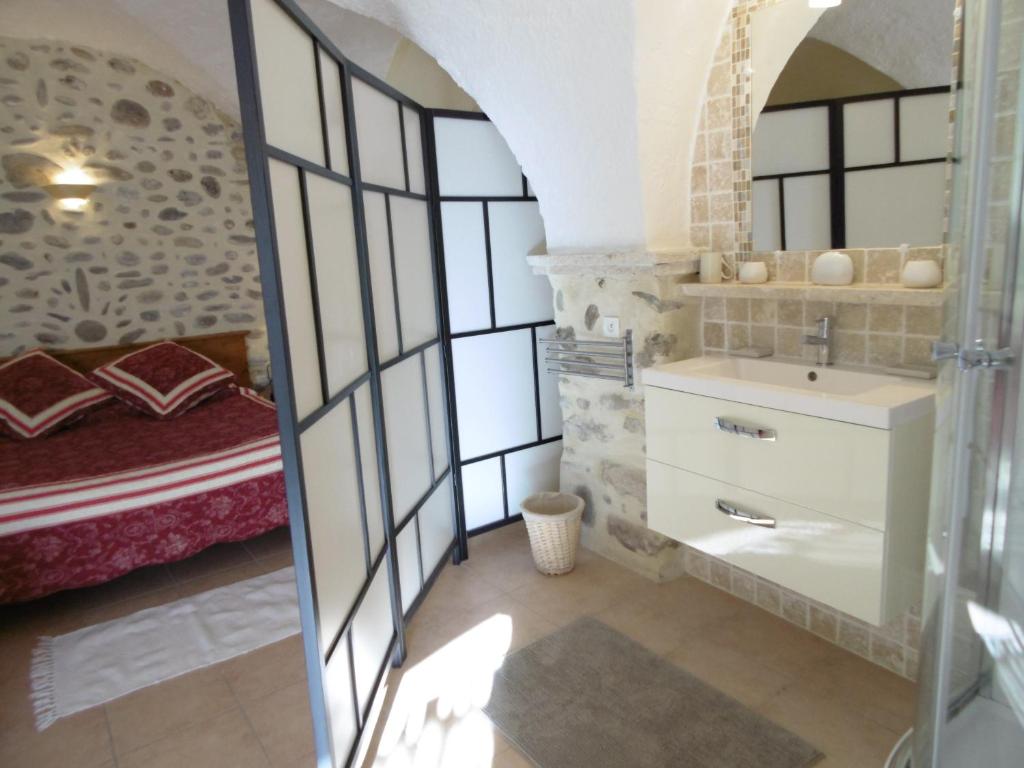 Salle de bain de l'hébergement - chambre d'hôtes Vaumeilh