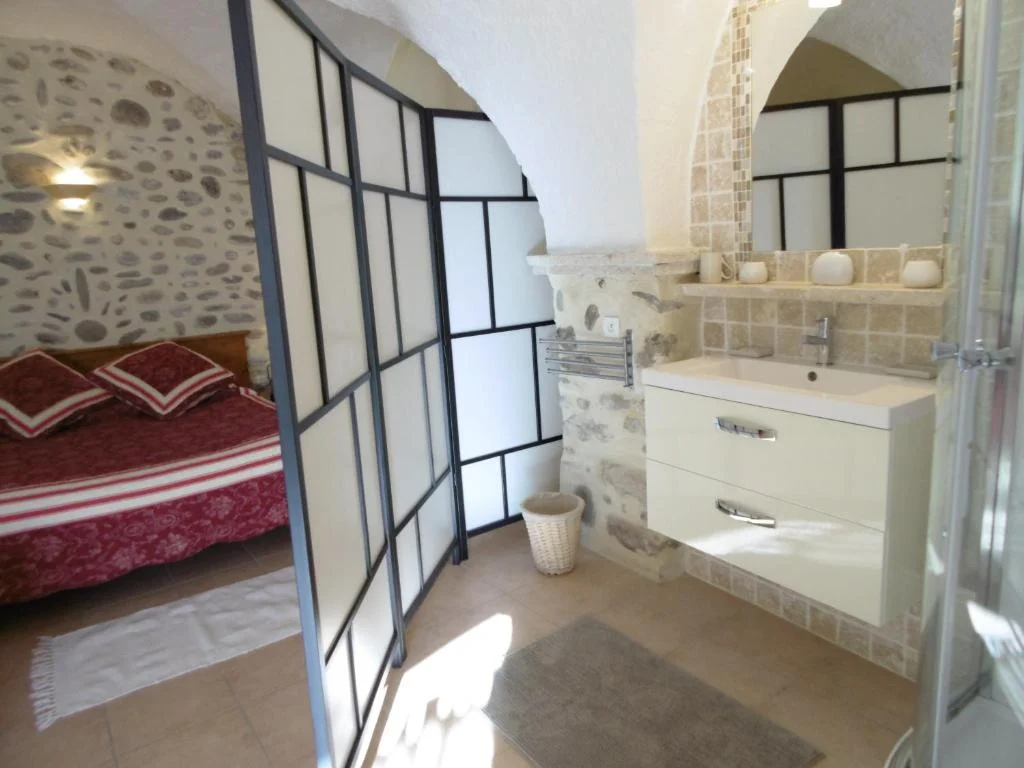 Salle de bain de l'hébergement - chambre d'hôtes Vaumeilh