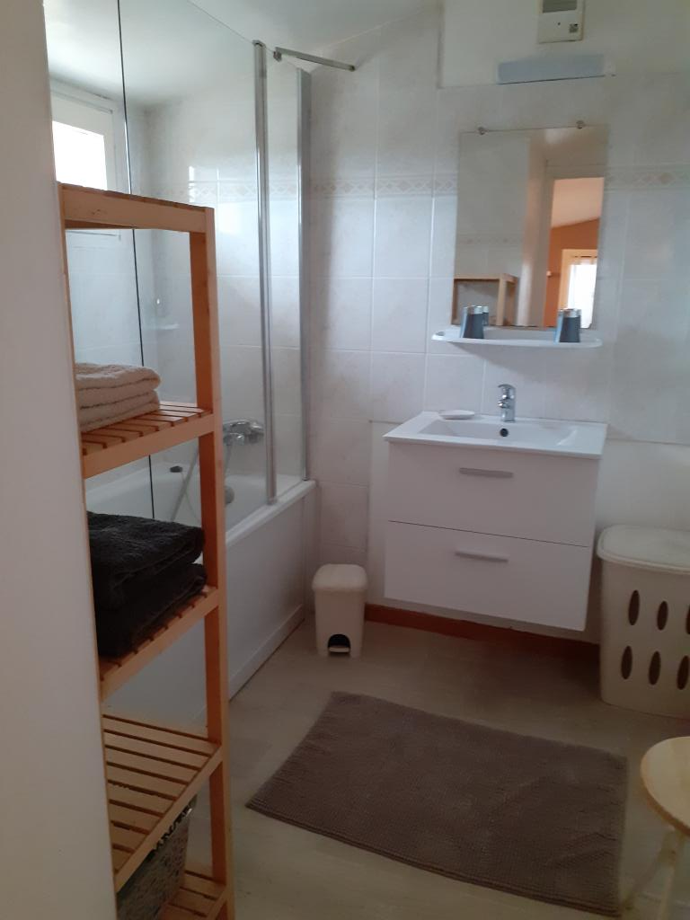 Salle de bain de l'hébergement - chambre d'hôtes Vaumeilh